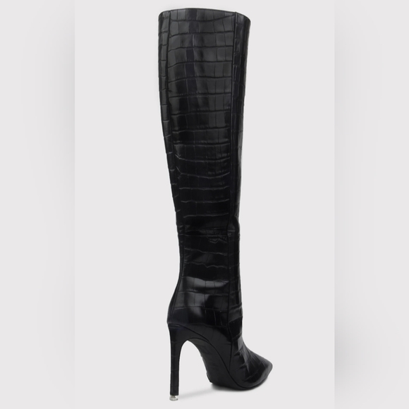 NWOT Black Suede Studio Taylor Boots - Picture 4 of 16